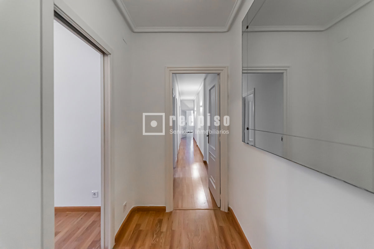 Piso en alquiler en calle De Fernando El Católico, Madrid, Madrid 2/30