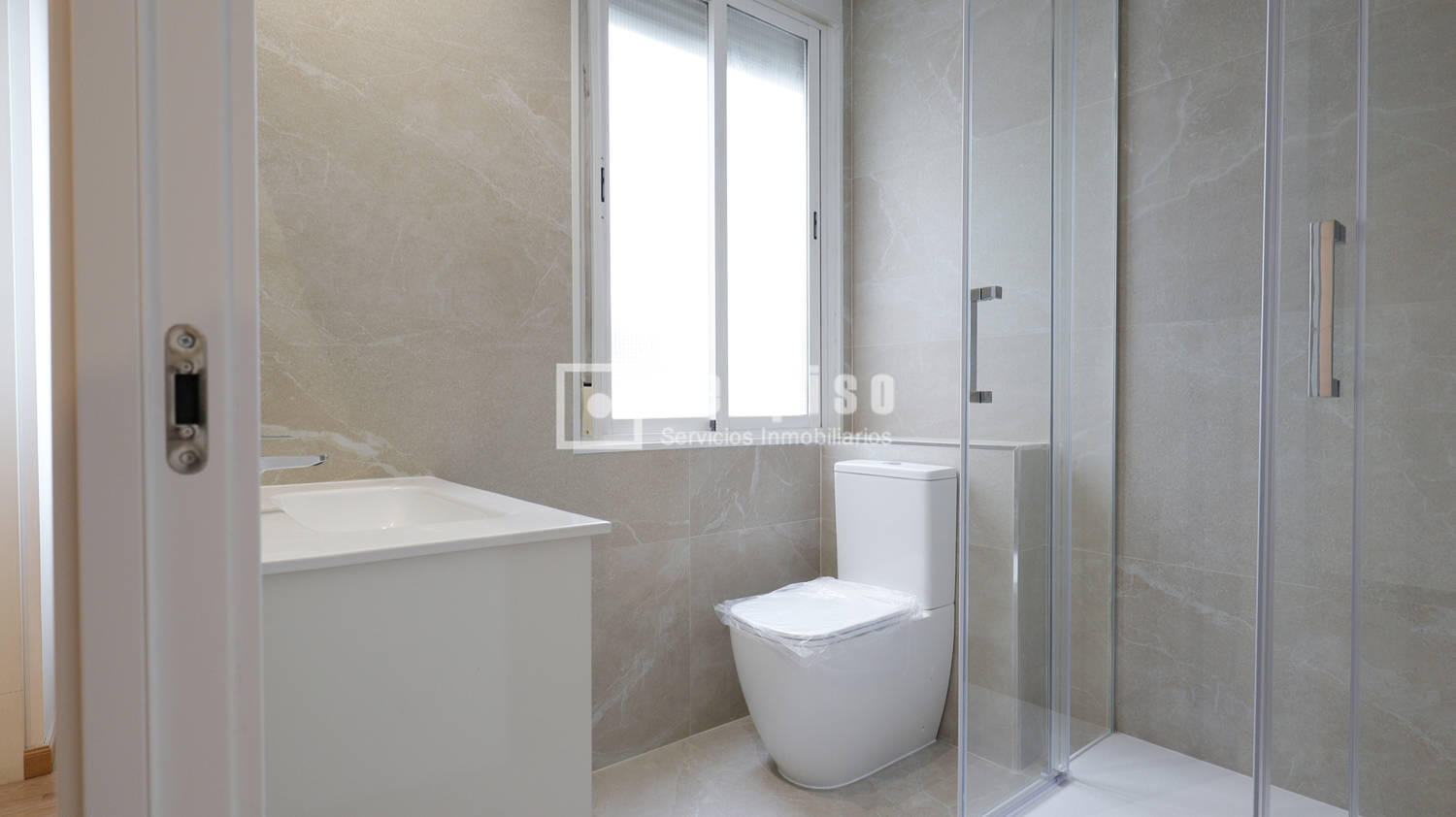 Piso en alquiler en calle De Fernando El Católico, Madrid, Madrid 17/30