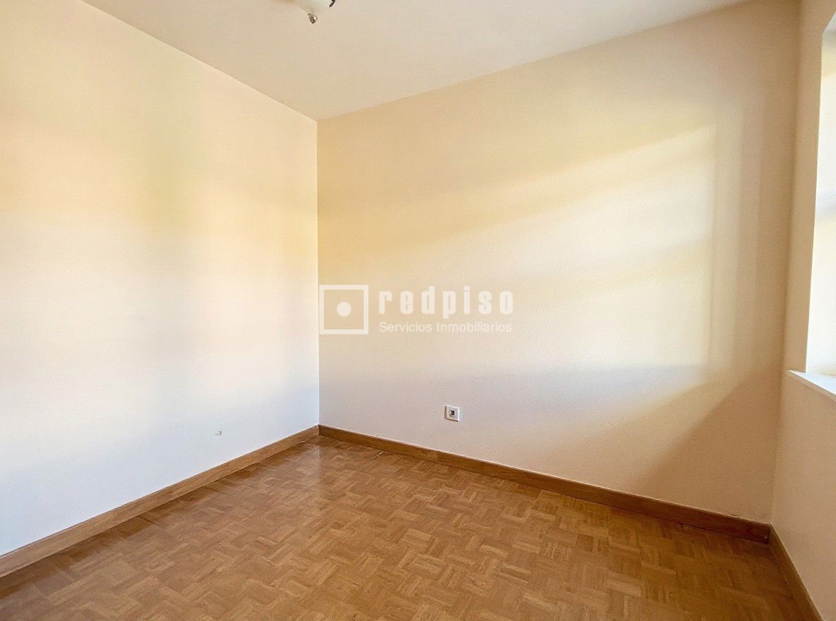 Piso en venta en avenida Del General Perón, Tetuán, Madrid 31/35