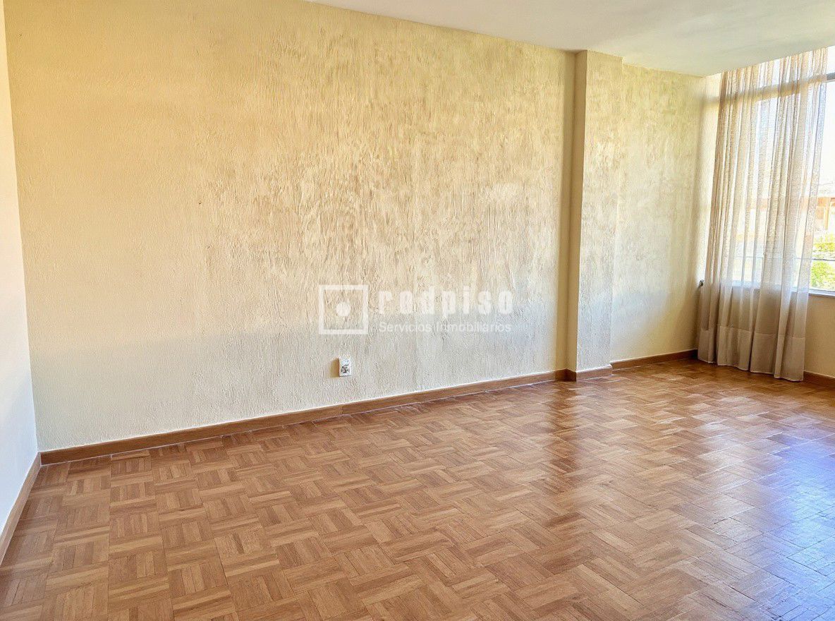 Piso en venta en avenida Del General Perón, Tetuán, Madrid 3/35