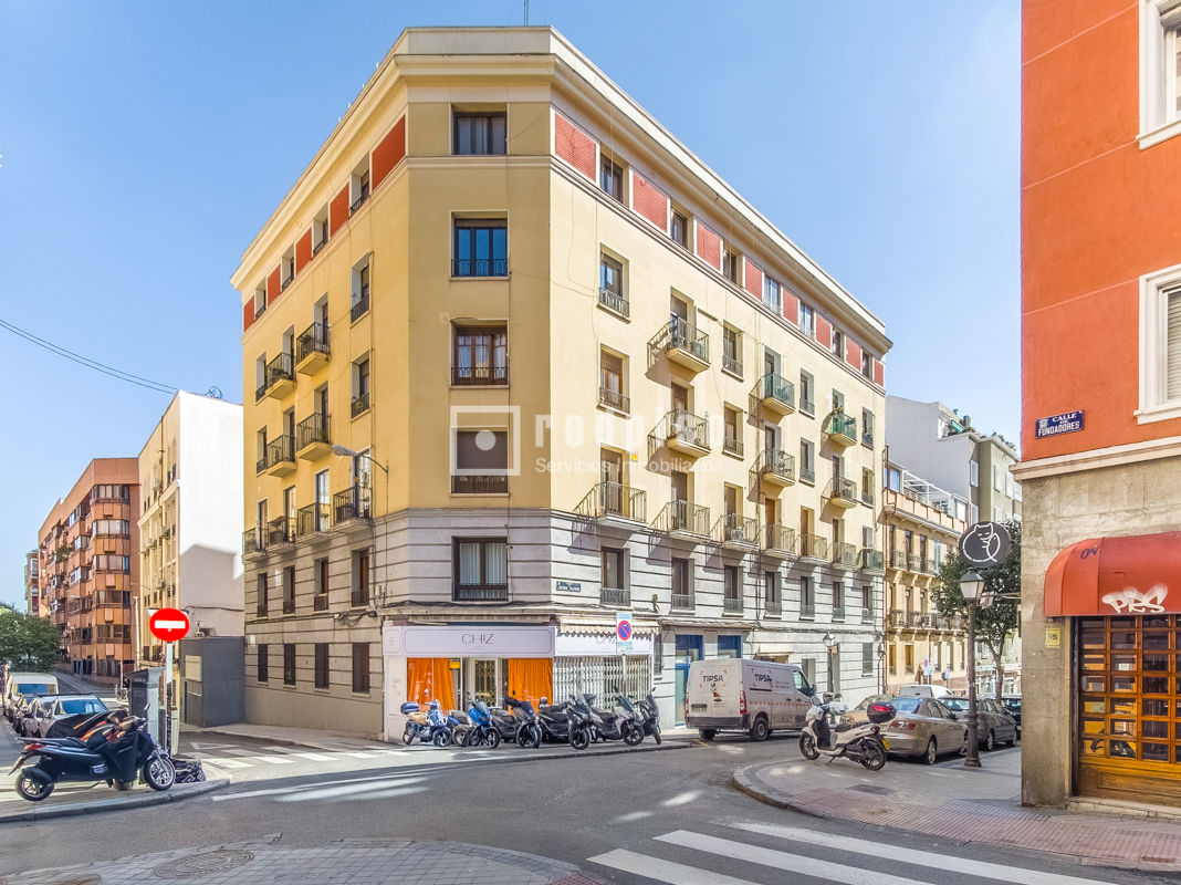 Piso en venta en calle De Antonio Toledano, Madrid, Madrid 35/36