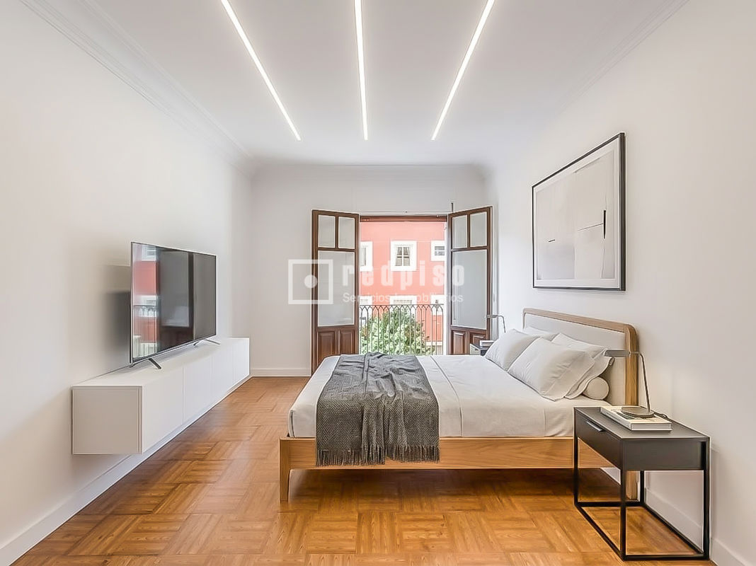 Piso en venta en calle De Antonio Toledano, Madrid, Madrid 9/36