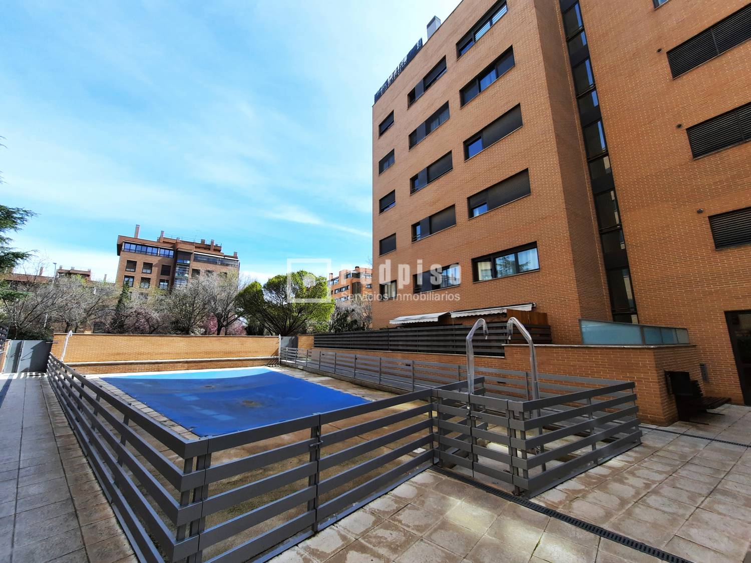 Piso en alquiler en  avenida de Isabel de Valois, Madrid  1/48