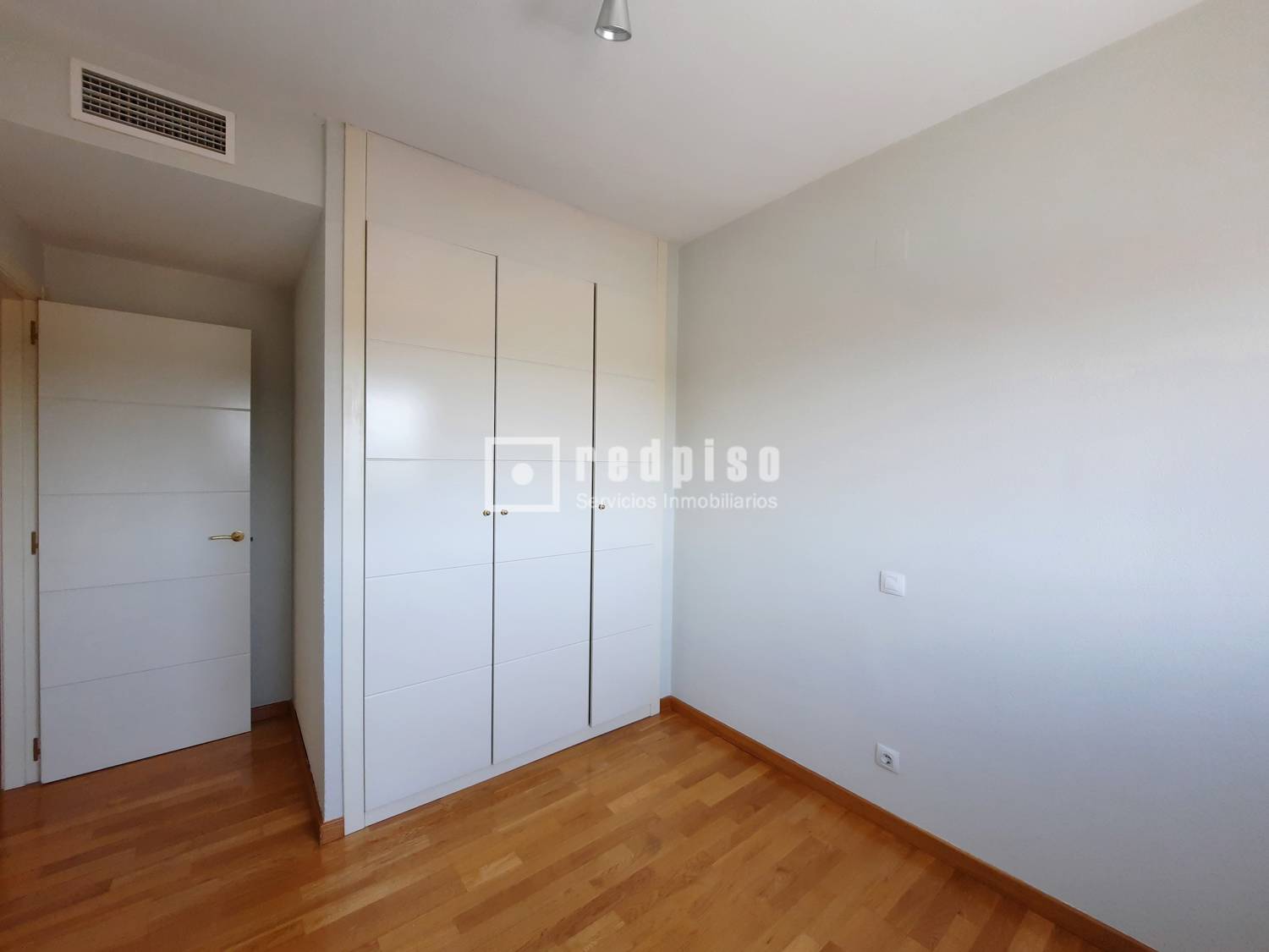 Piso en alquiler en  avenida de Isabel de Valois, Madrid  35/48