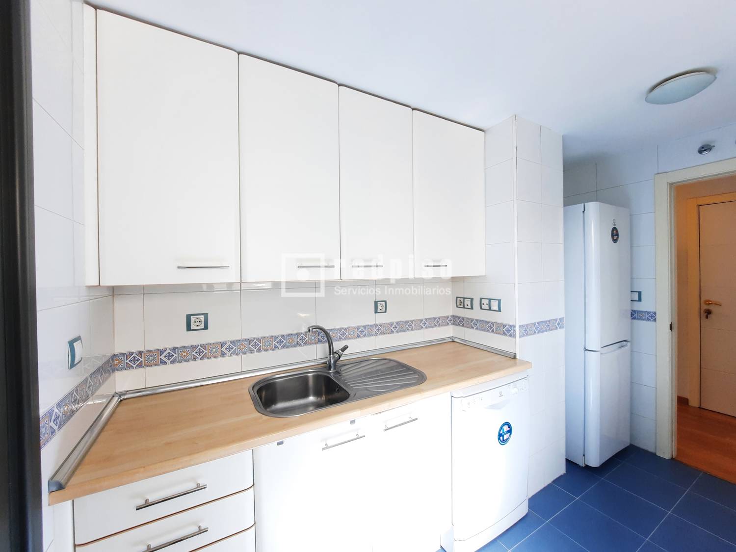 Piso en alquiler en  avenida de Isabel de Valois, Madrid  10/48