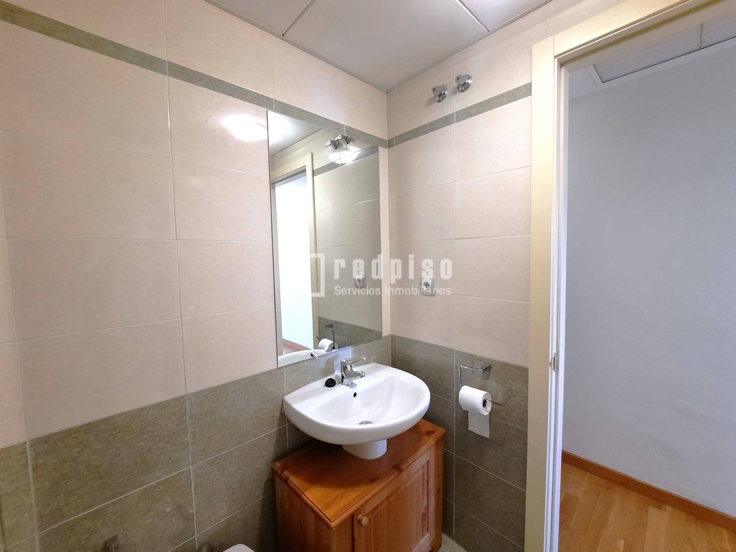 Piso en alquiler en  avenida de Isabel de Valois, Madrid  30/48