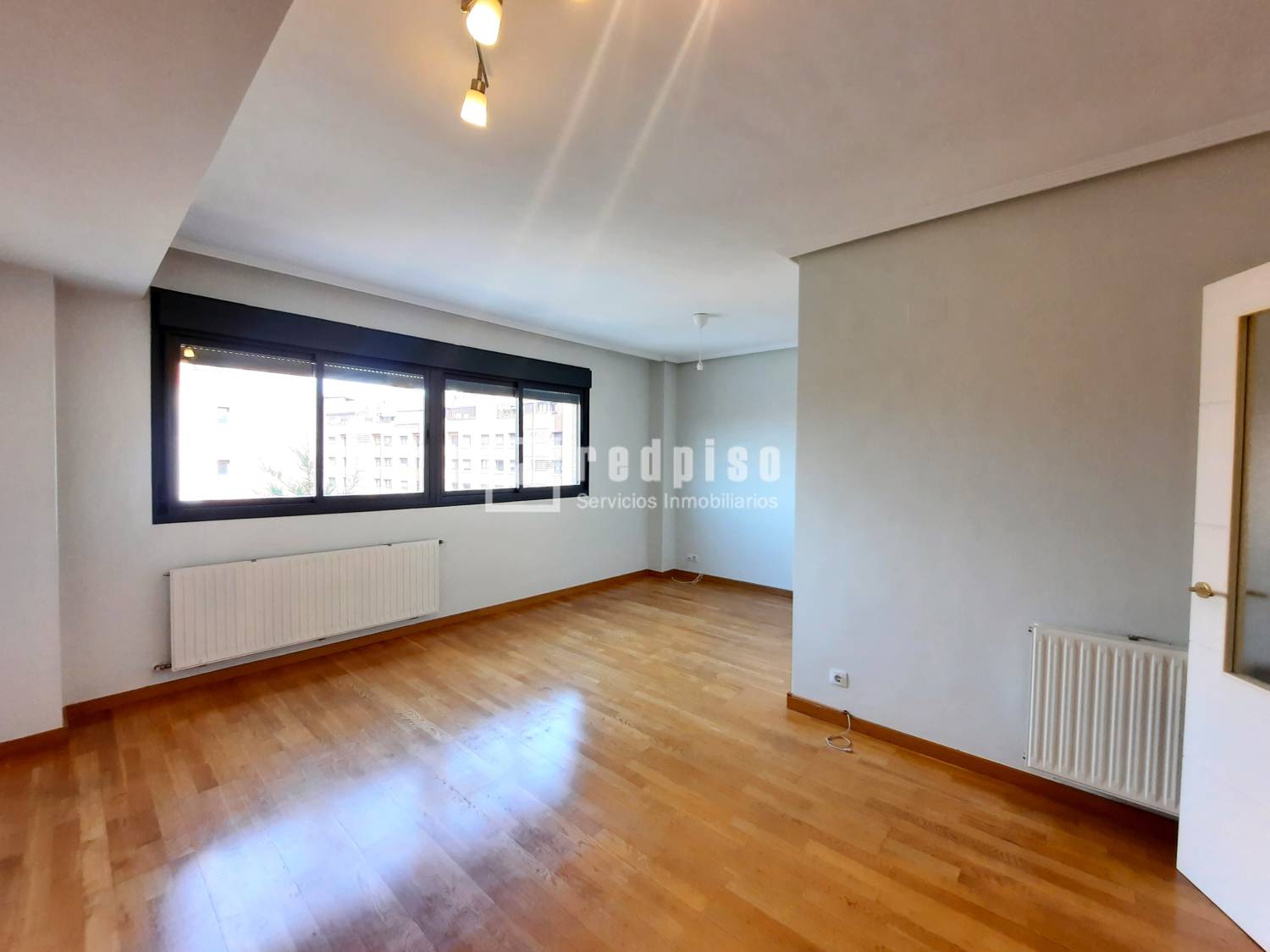 Piso en alquiler en  avenida de Isabel de Valois, Madrid  4/48