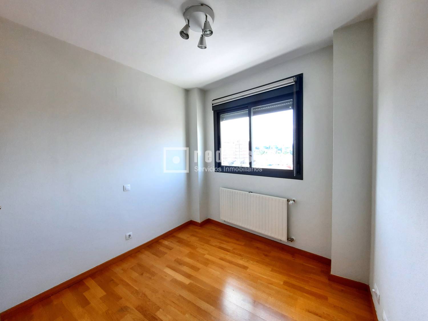 Piso en alquiler en  avenida de Isabel de Valois, Madrid  34/48