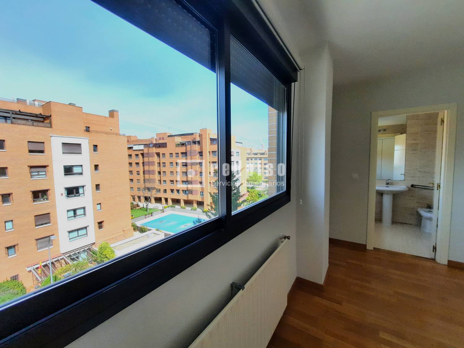 Piso en alquiler en  avenida de Isabel de Valois, Madrid  20/48