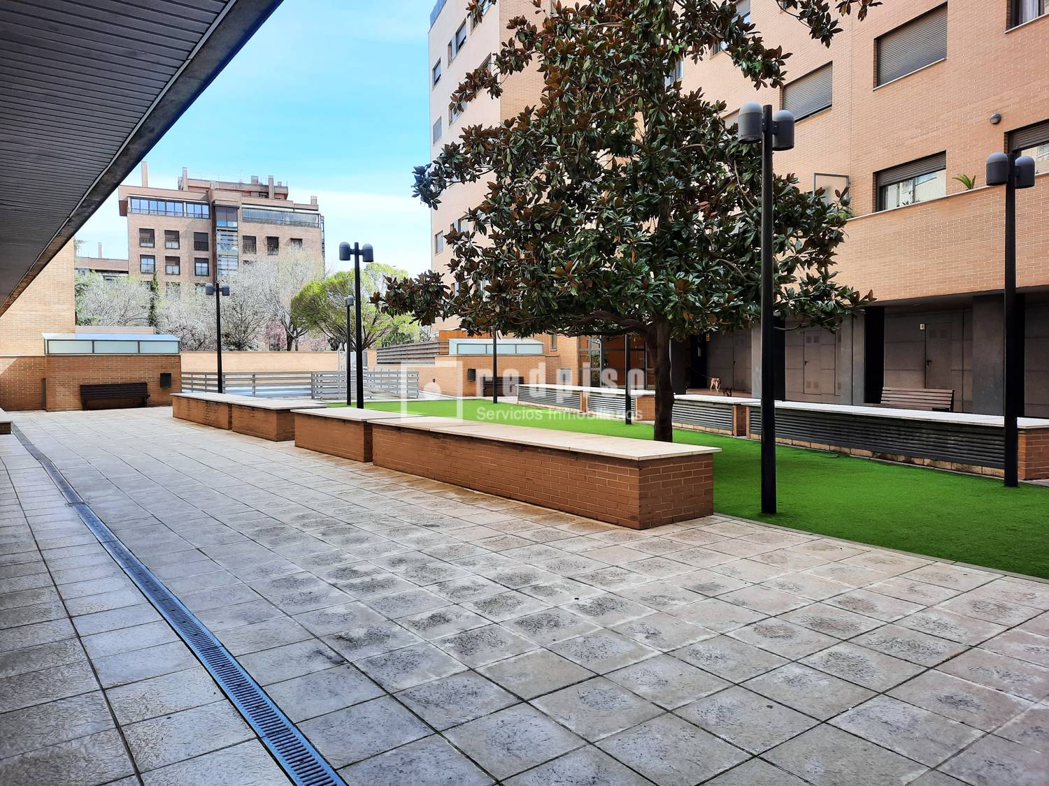 Piso en alquiler en  avenida de Isabel de Valois, Madrid  45/48