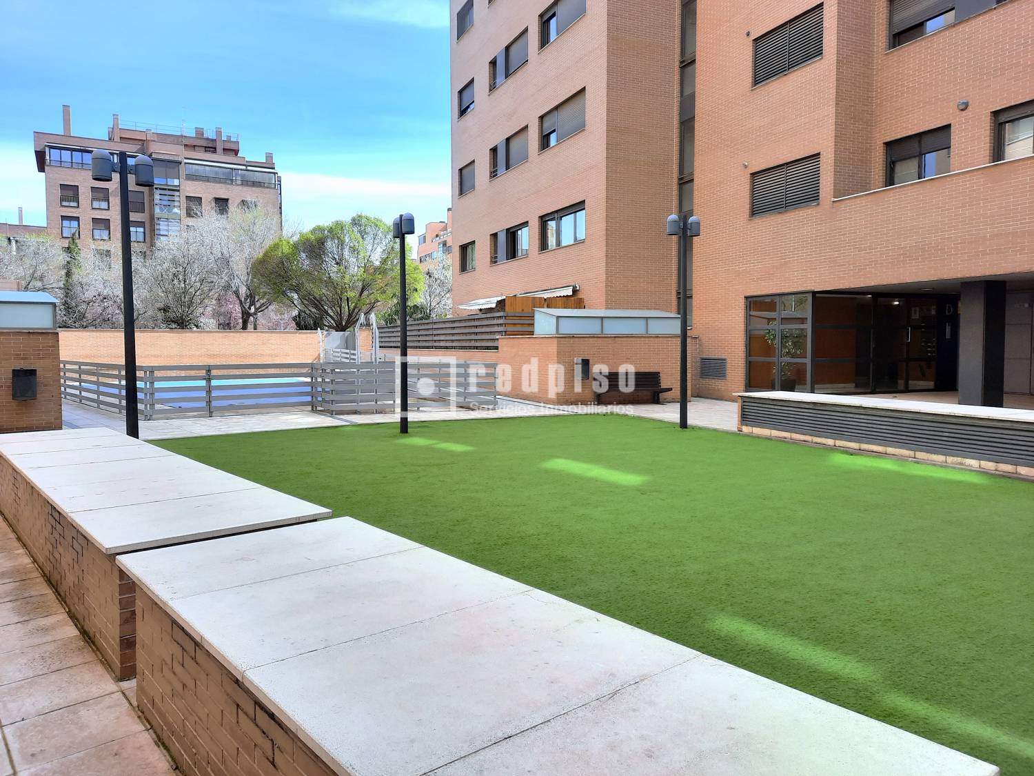 Piso en alquiler en  avenida de Isabel de Valois, Madrid  46/48