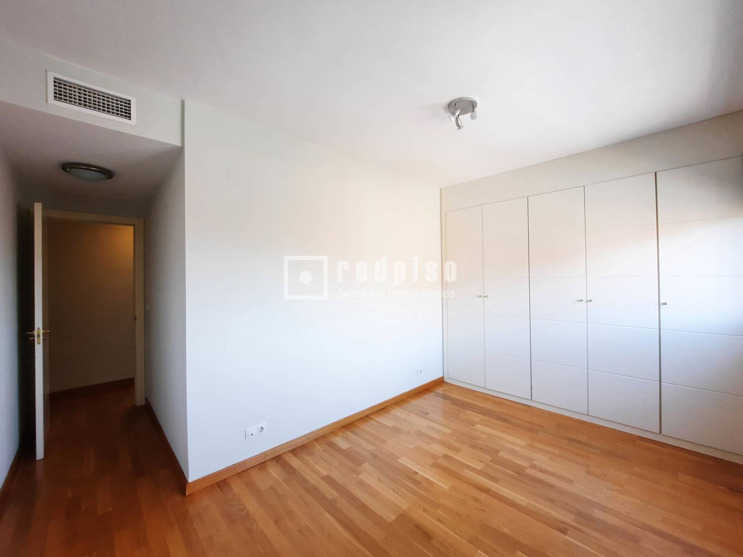 Piso en alquiler en  avenida de Isabel de Valois, Madrid  17/48