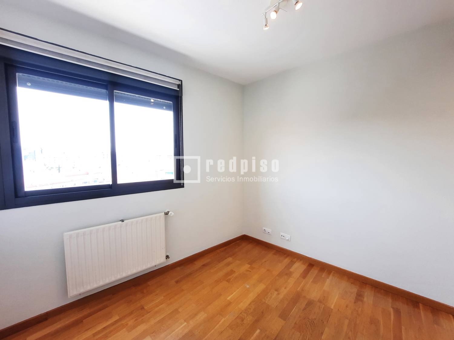 Piso en alquiler en  avenida de Isabel de Valois, Madrid  25/48