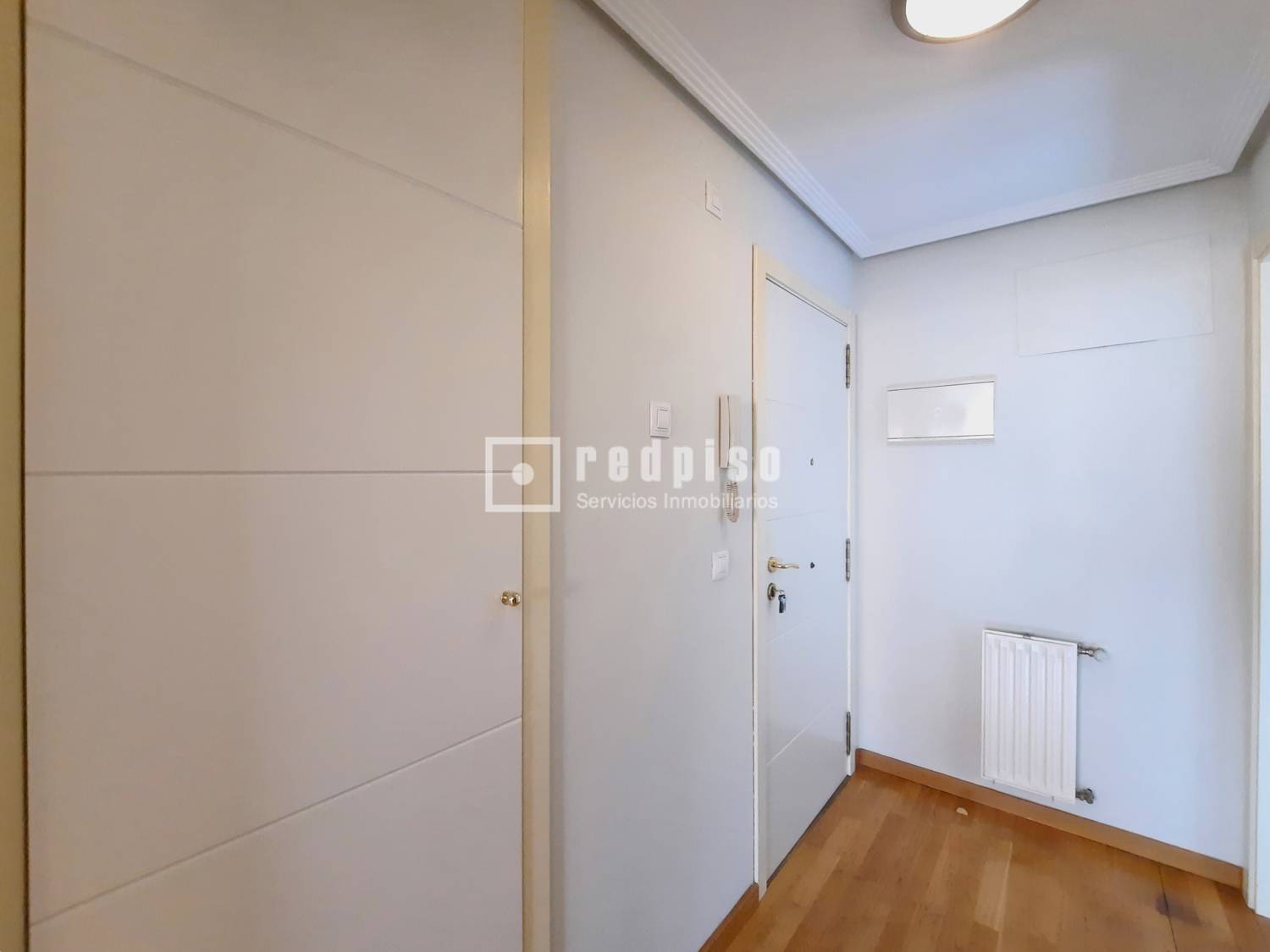 Piso en alquiler en  avenida de Isabel de Valois, Madrid  2/48