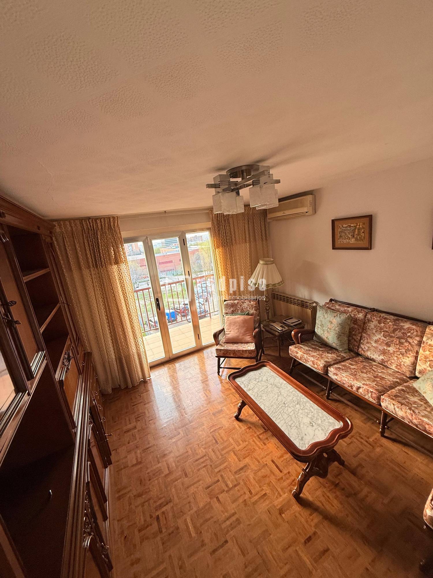 Piso en venta en  calle de la Sierra Faladora, Madrid  1/1