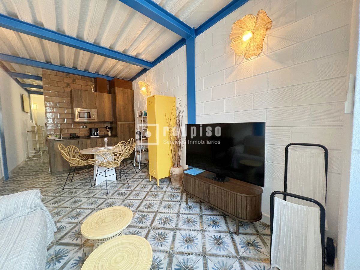 Edificio en venta en calle De Victoria, La Cala Del Moral, Málaga 6/55