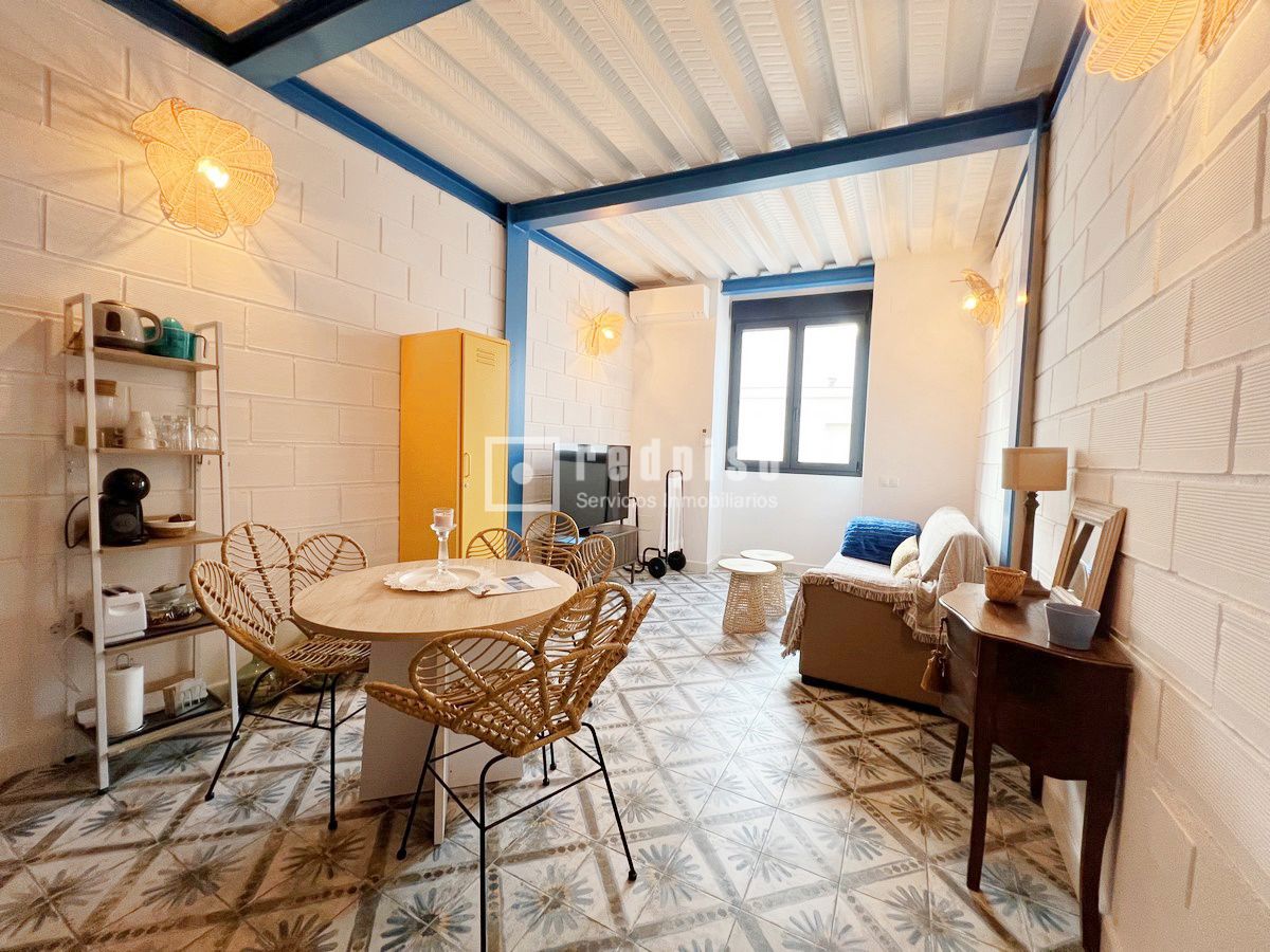 Edificio en venta en  calle de Victoria, La Cala del Moral, Málaga  1/1