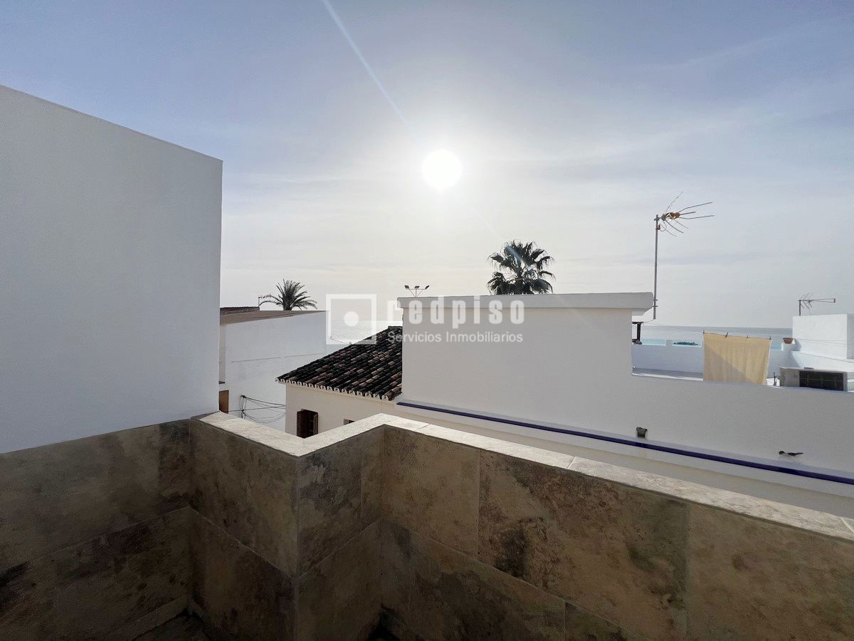 Edificio en venta en calle De Victoria, La Cala Del Moral, Málaga 25/55