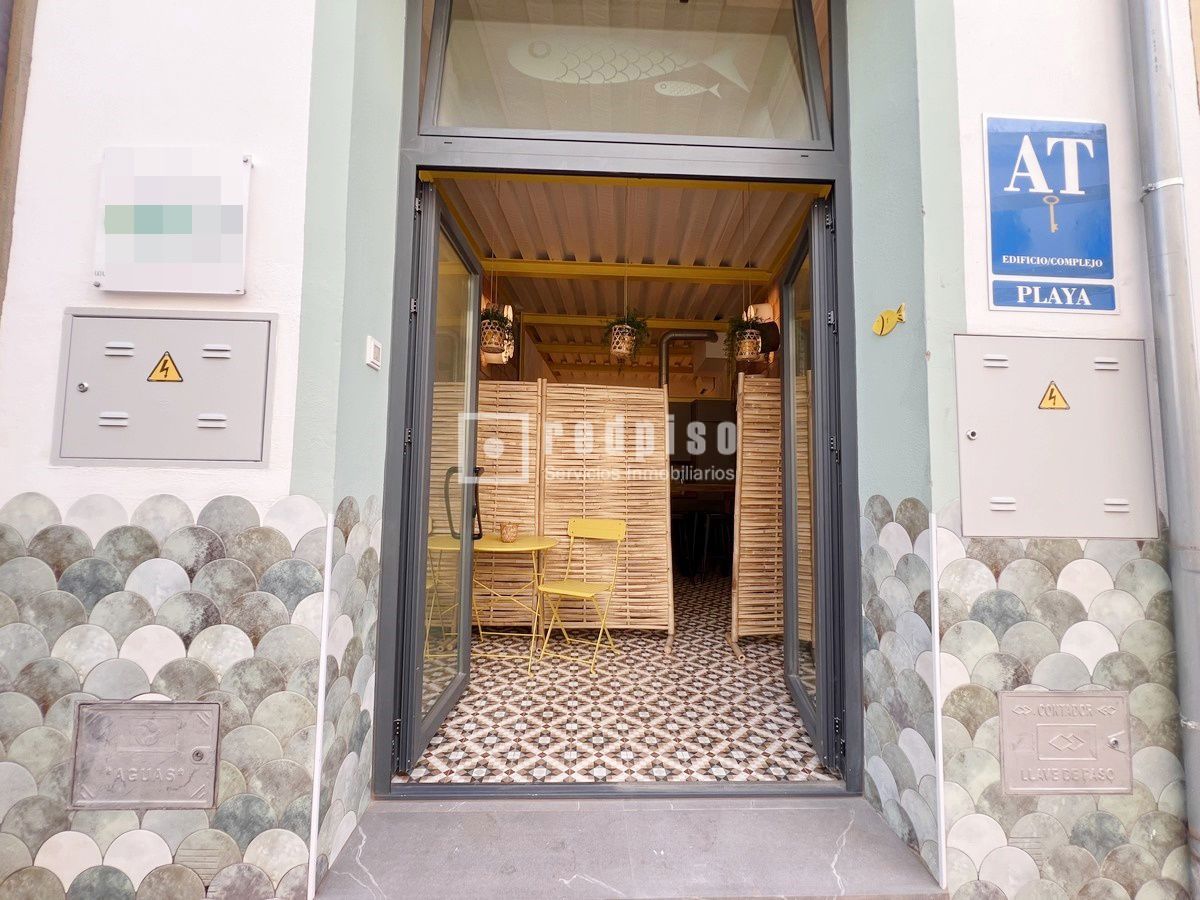 Edificio en venta en calle De Victoria, La Cala Del Moral, Málaga 43/55