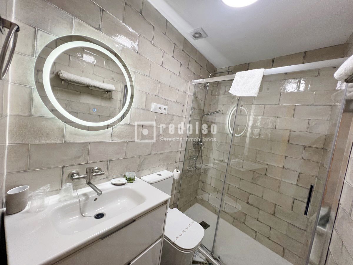 Edificio en venta en calle De Victoria, La Cala Del Moral, Málaga 11/55