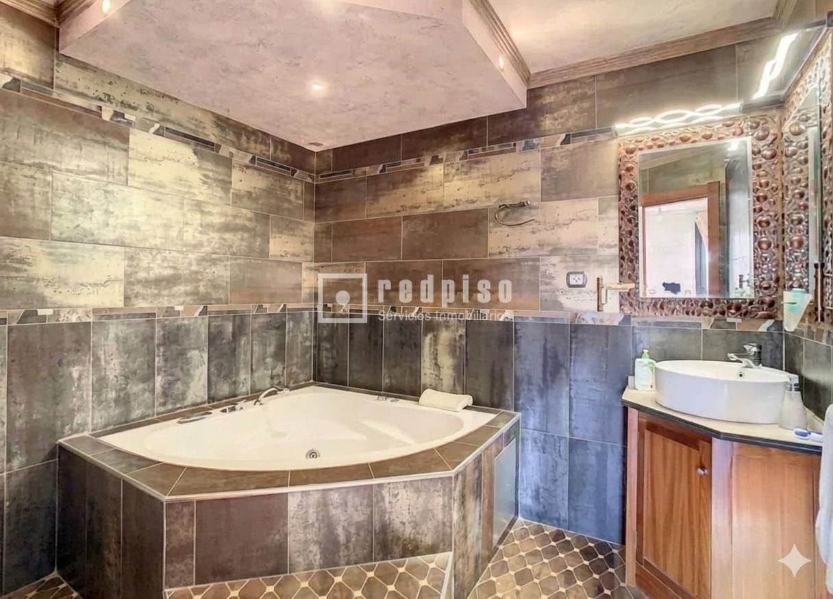 Edificio en venta en Torremolinos, Málaga 6/16