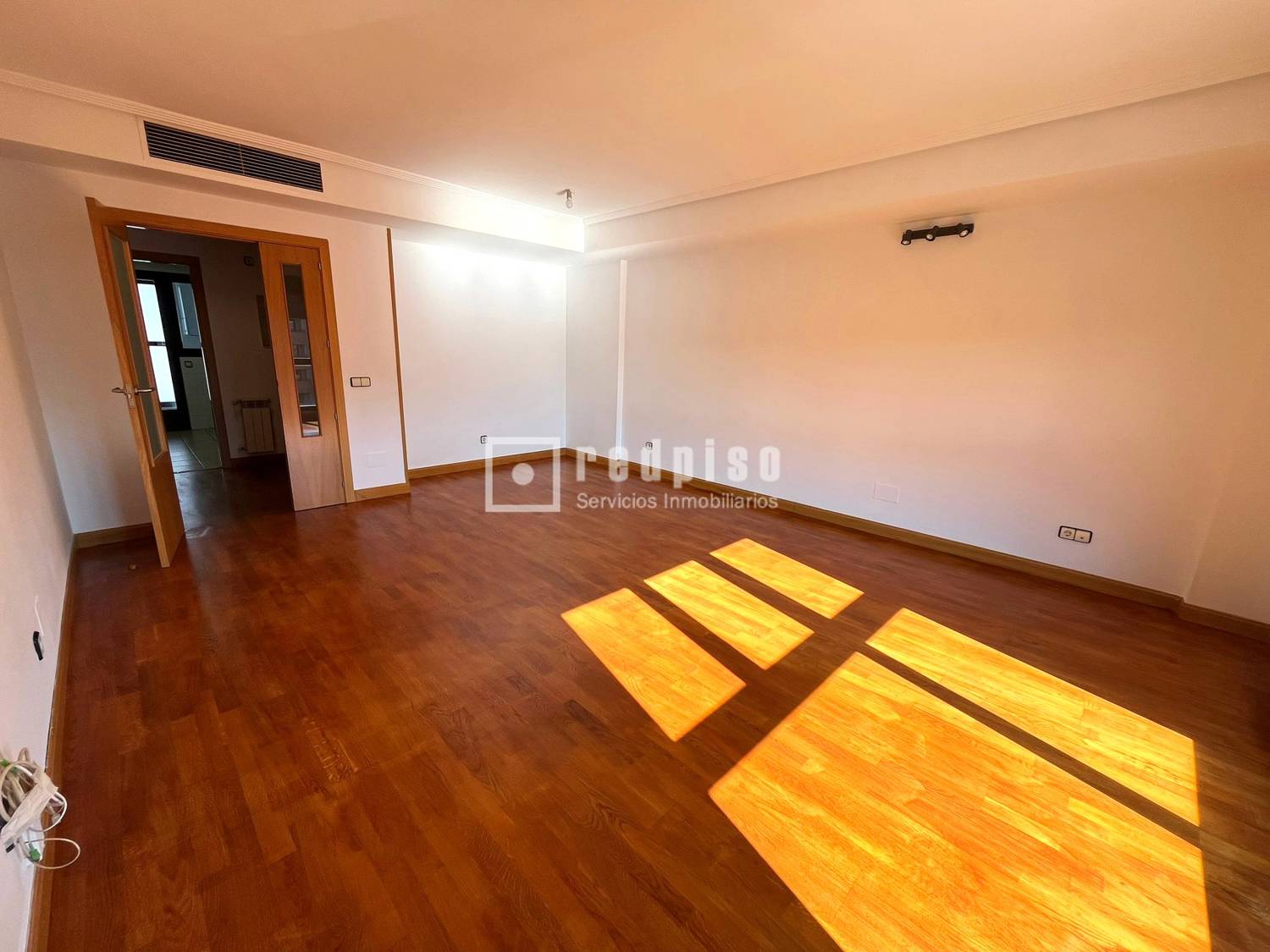 Piso en alquiler en  avenida de Niceto Alcalá Zamora, Madrid  9/39