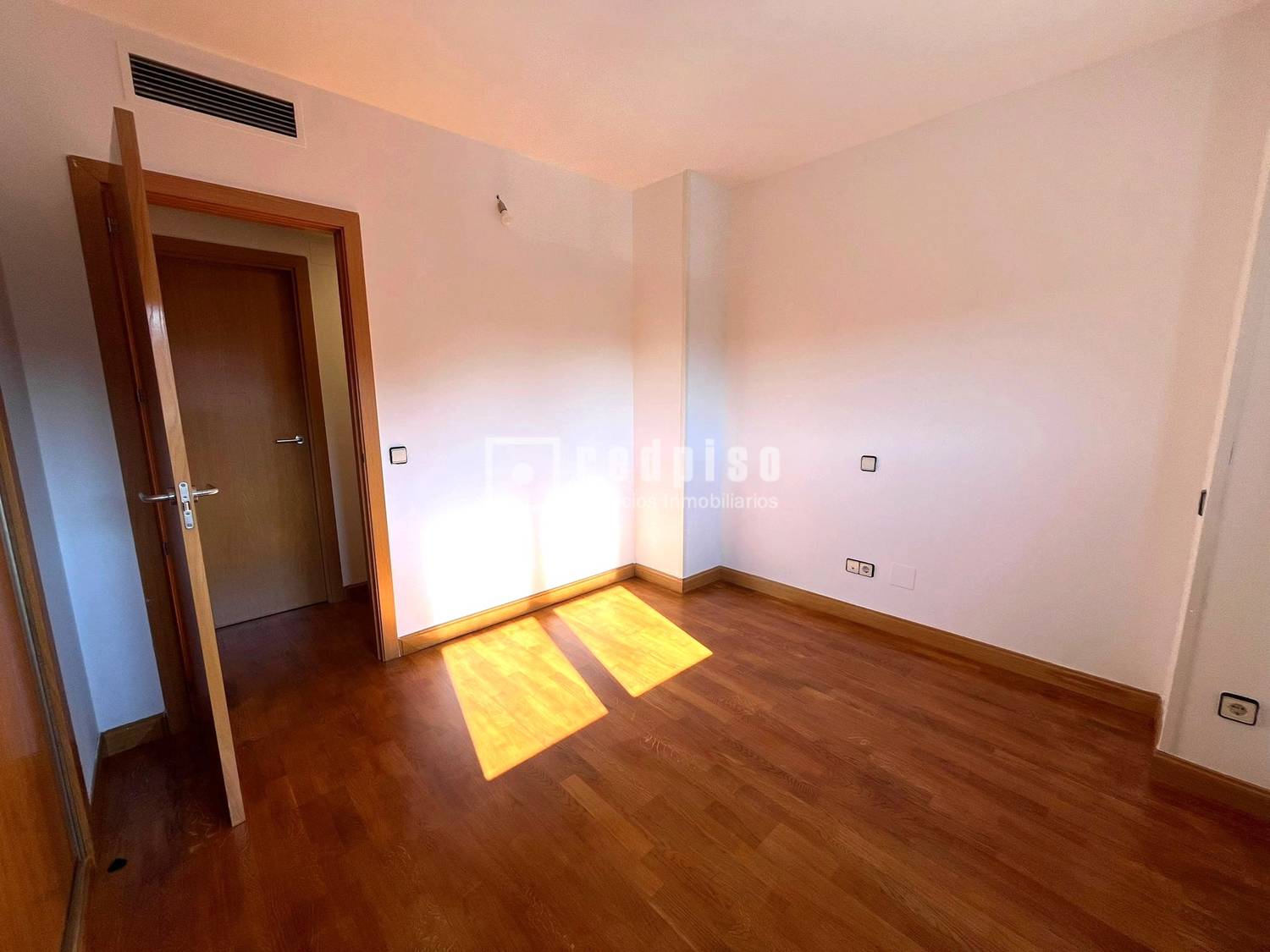 Piso en alquiler en  avenida de Niceto Alcalá Zamora, Madrid  30/39