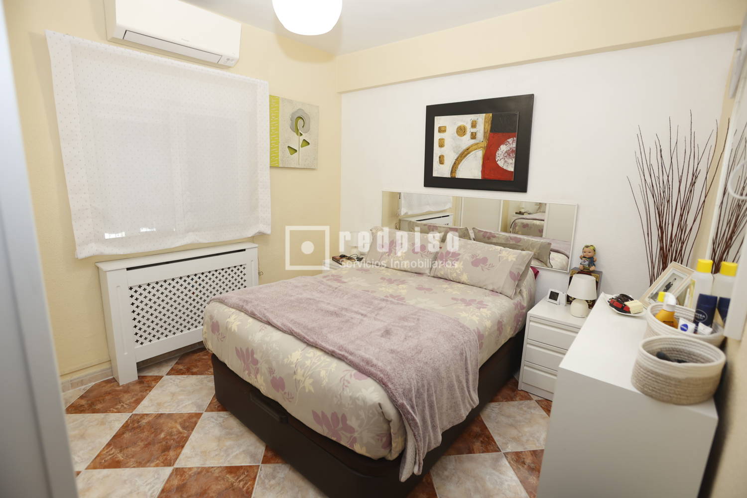 Piso en venta en calle De Juan José Martínez Seco, Villaverde, Madrid 12/15