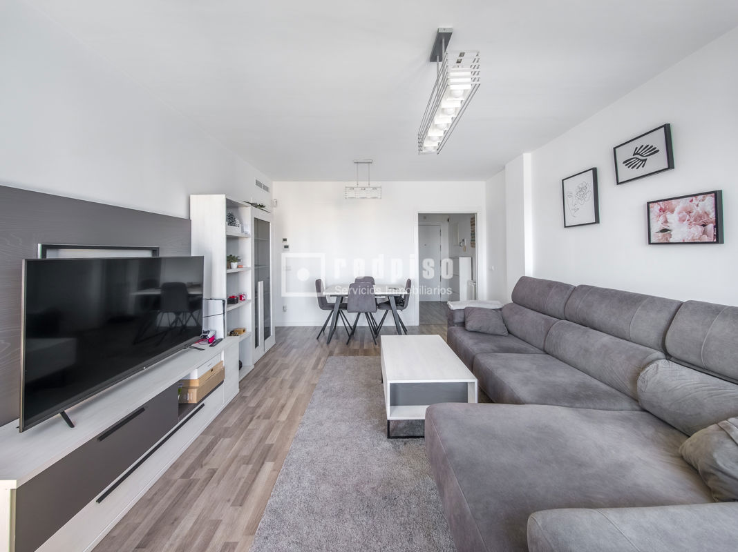 Piso en venta en  calle del Concejal Victorino Granizo, Vicálvaro, Madrid  1/1