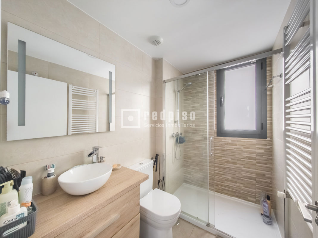 Piso en venta en calle Del Concejal Victorino Granizo, Vicálvaro, Madrid 13/19