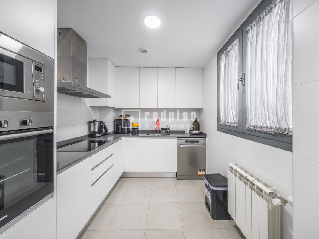 Piso en venta en calle Del Concejal Victorino Granizo, Vicálvaro, Madrid 6/19