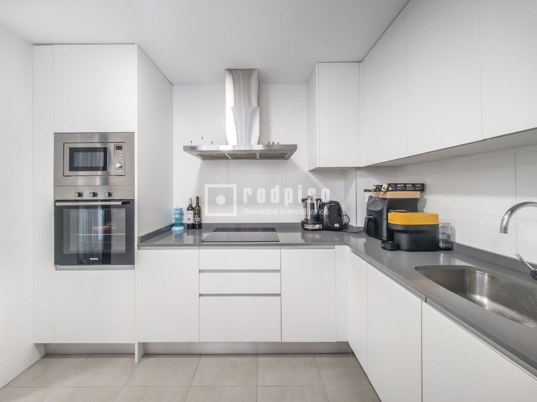 Piso en venta en calle Del Concejal Victorino Granizo, Vicálvaro, Madrid 7/19