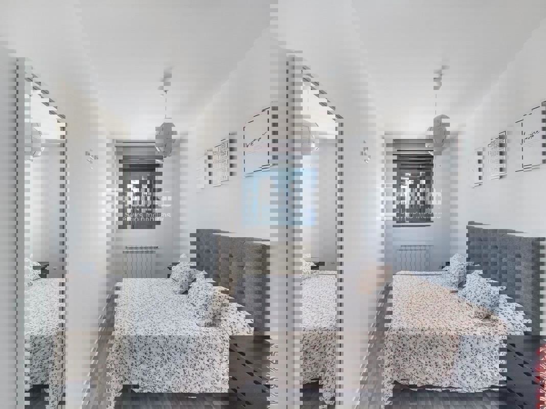 Piso en venta en calle Del Concejal Victorino Granizo, Vicálvaro, Madrid 14/19