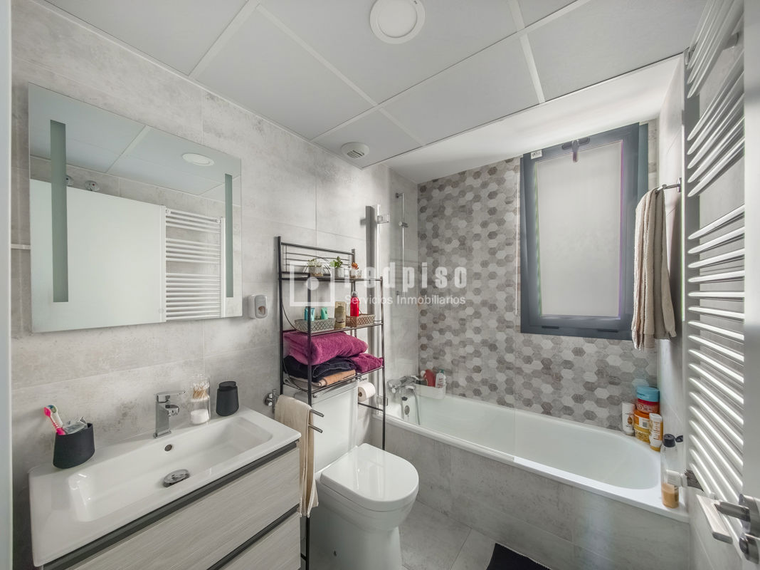 Piso en venta en calle Del Concejal Victorino Granizo, Vicálvaro, Madrid 18/19