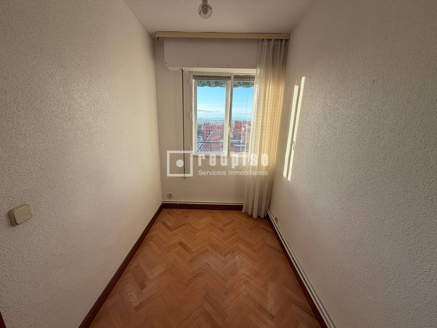 Piso en venta en calle De La Fuente Del Tiro, Madrid, Madrid 5/12