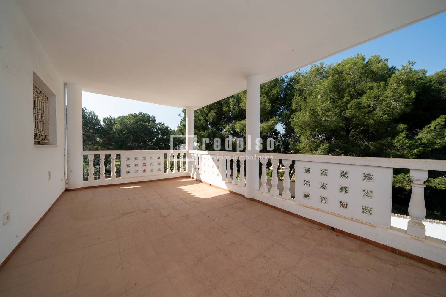 Casa en venta  calle de Mestral, La Masia, Valencia  45/47