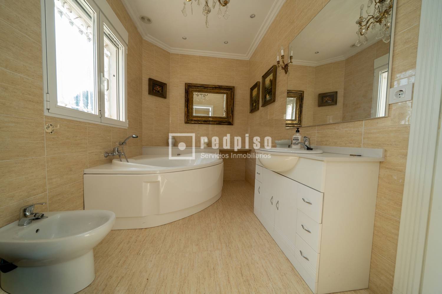 Casa en venta  calle de Mestral, La Masia, Valencia  28/47