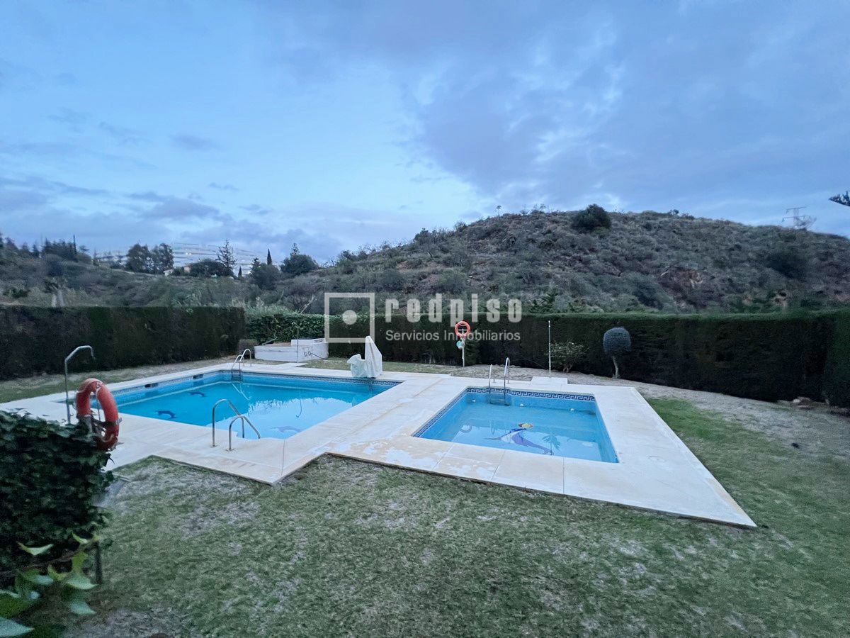 Piso en alquiler en  calle Acebuche, Málaga  28/30