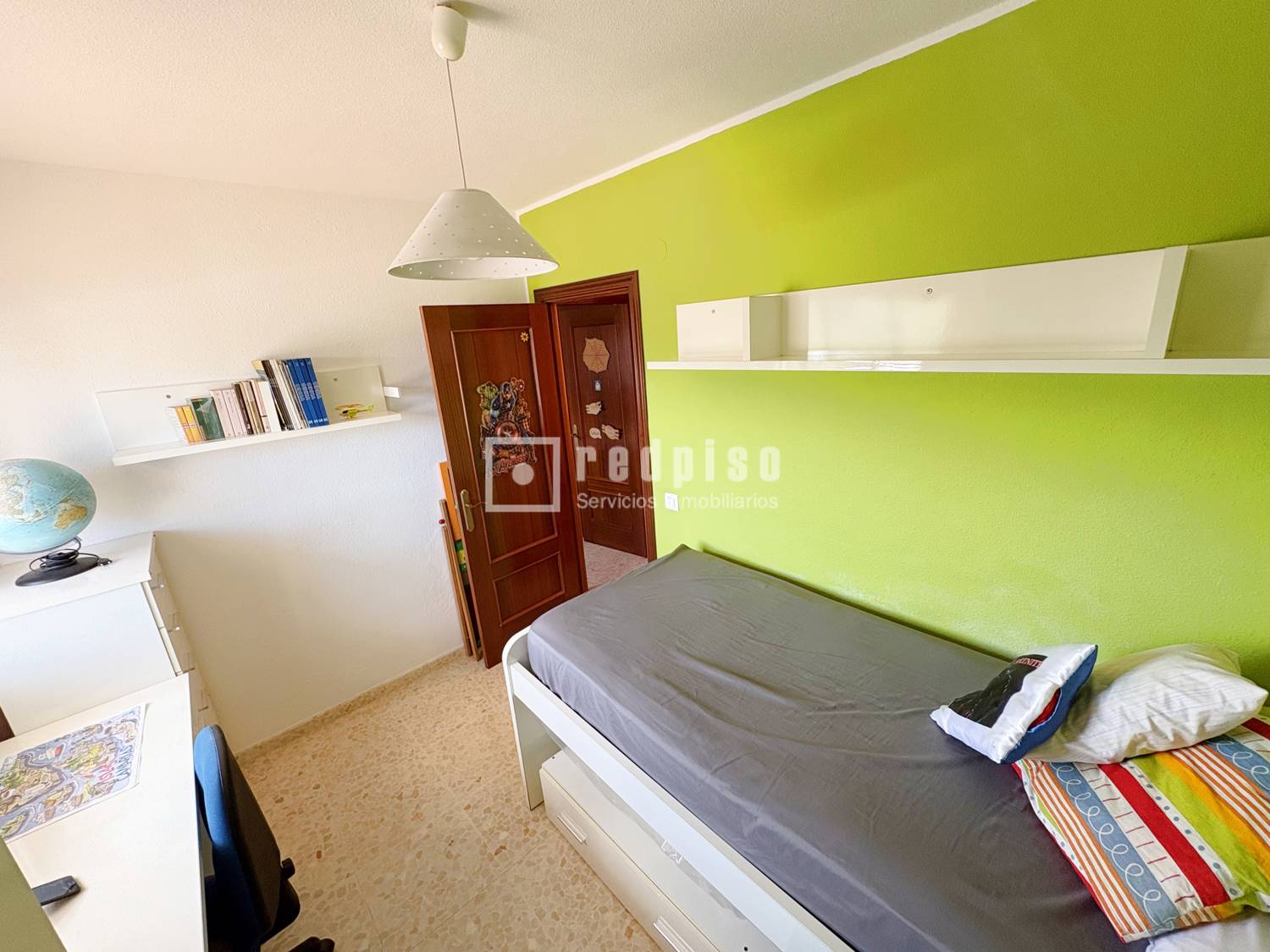 Piso en alquiler en  calle Acebuche, Málaga  12/30