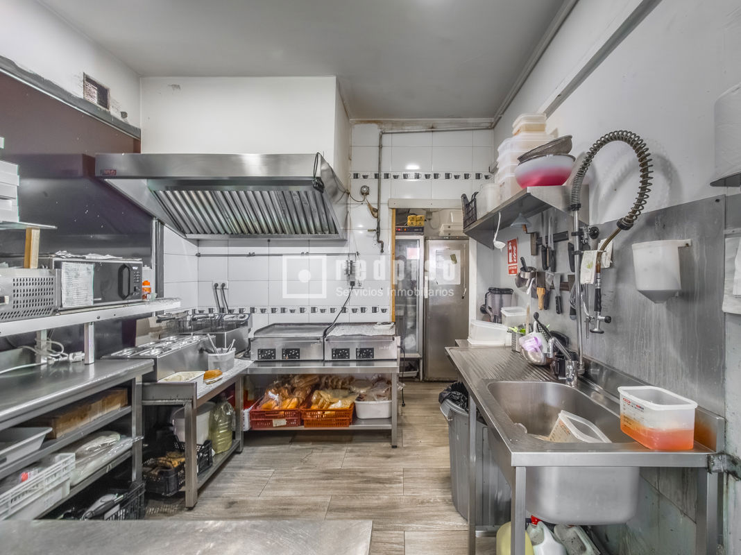 Local en venta en calle De Laponia, Madrid, Madrid 7/16