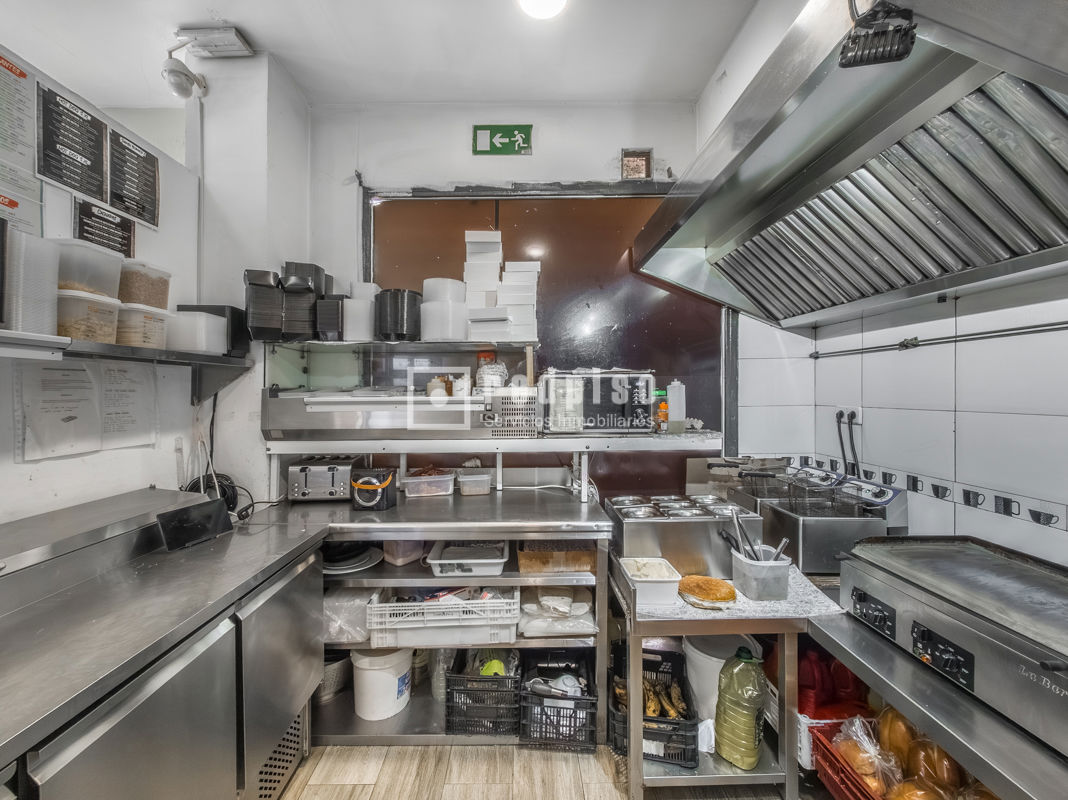 Local en venta en calle De Laponia, Madrid, Madrid 8/16