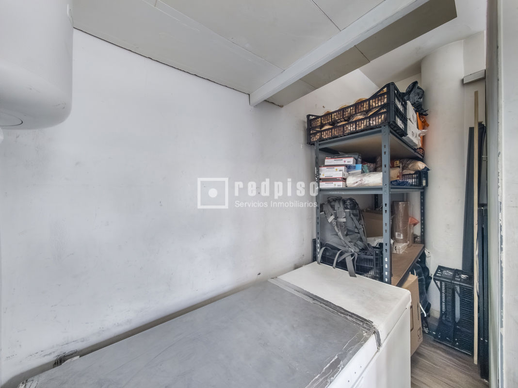 Local en venta en calle De Laponia, Madrid, Madrid 6/16