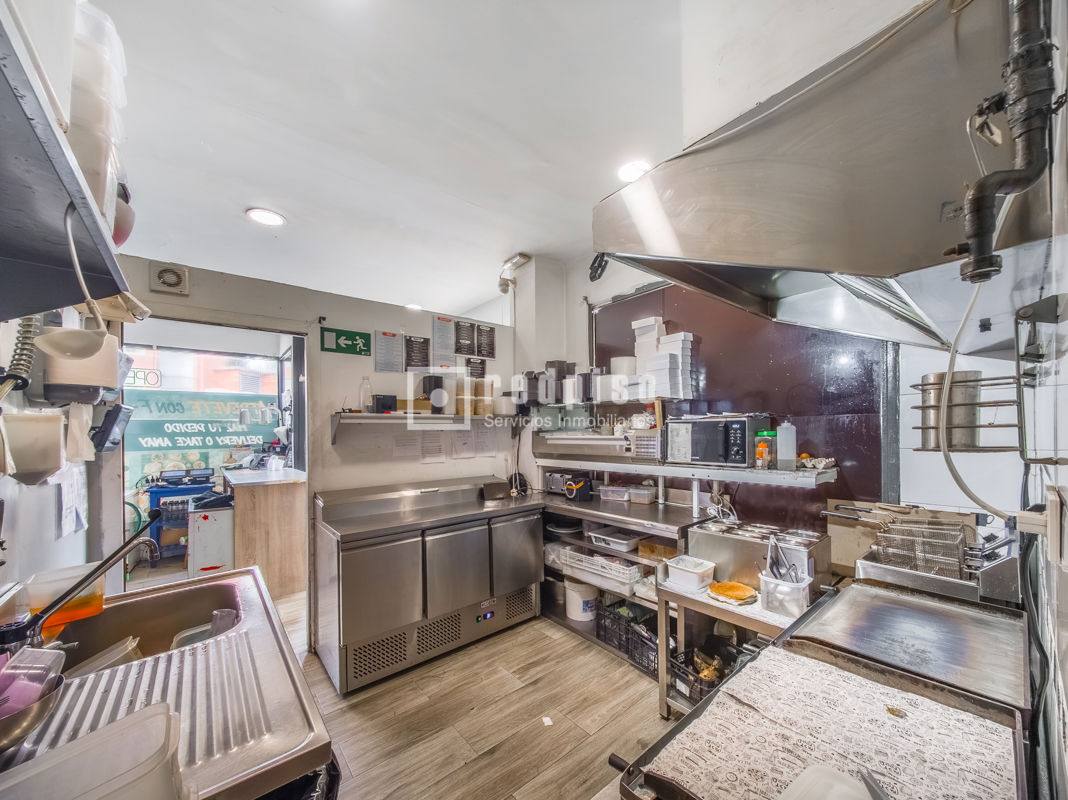 Local en venta en calle De Laponia, Madrid, Madrid 10/16