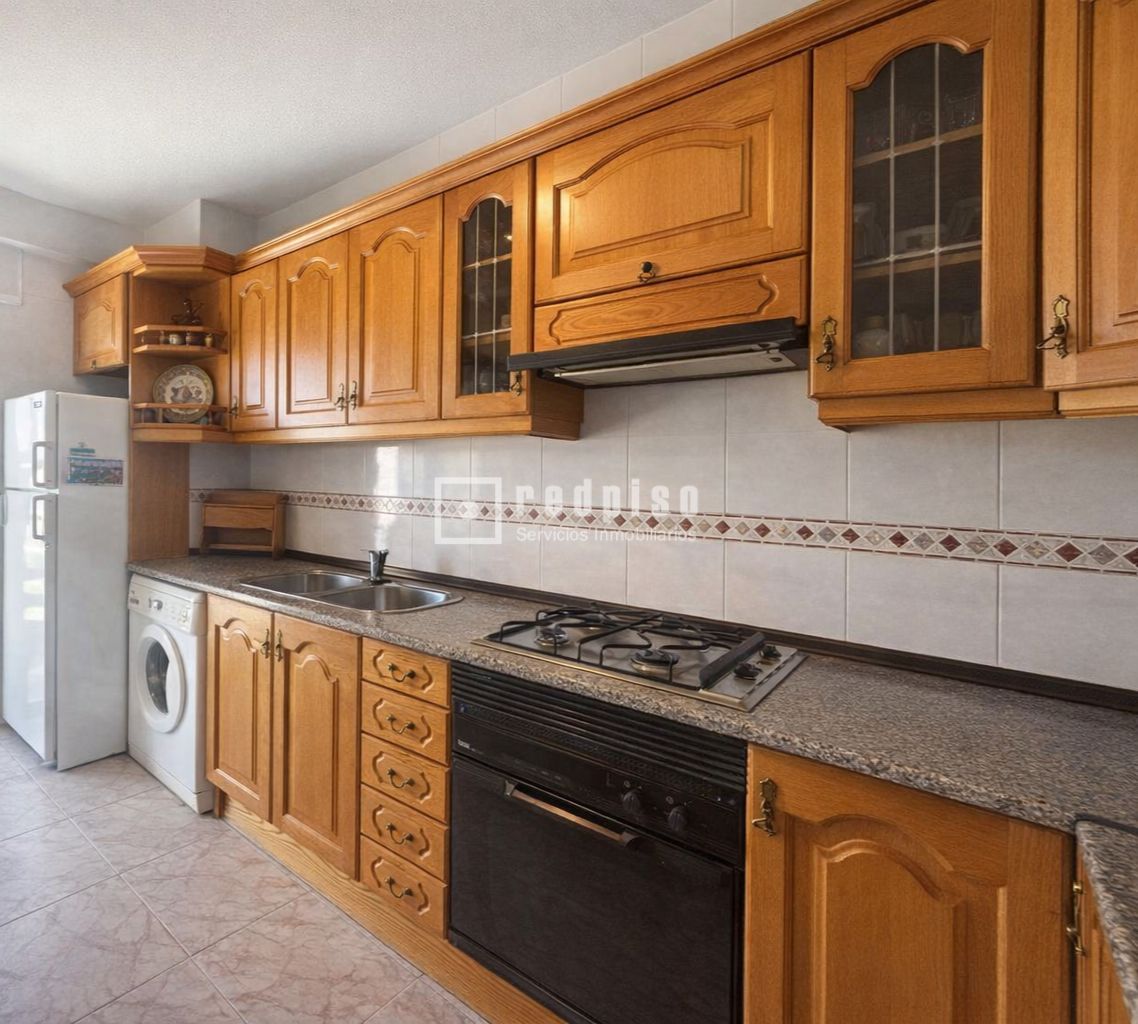 Piso en venta en calle De Alba De Tormes, Madrid, Madrid 5/20