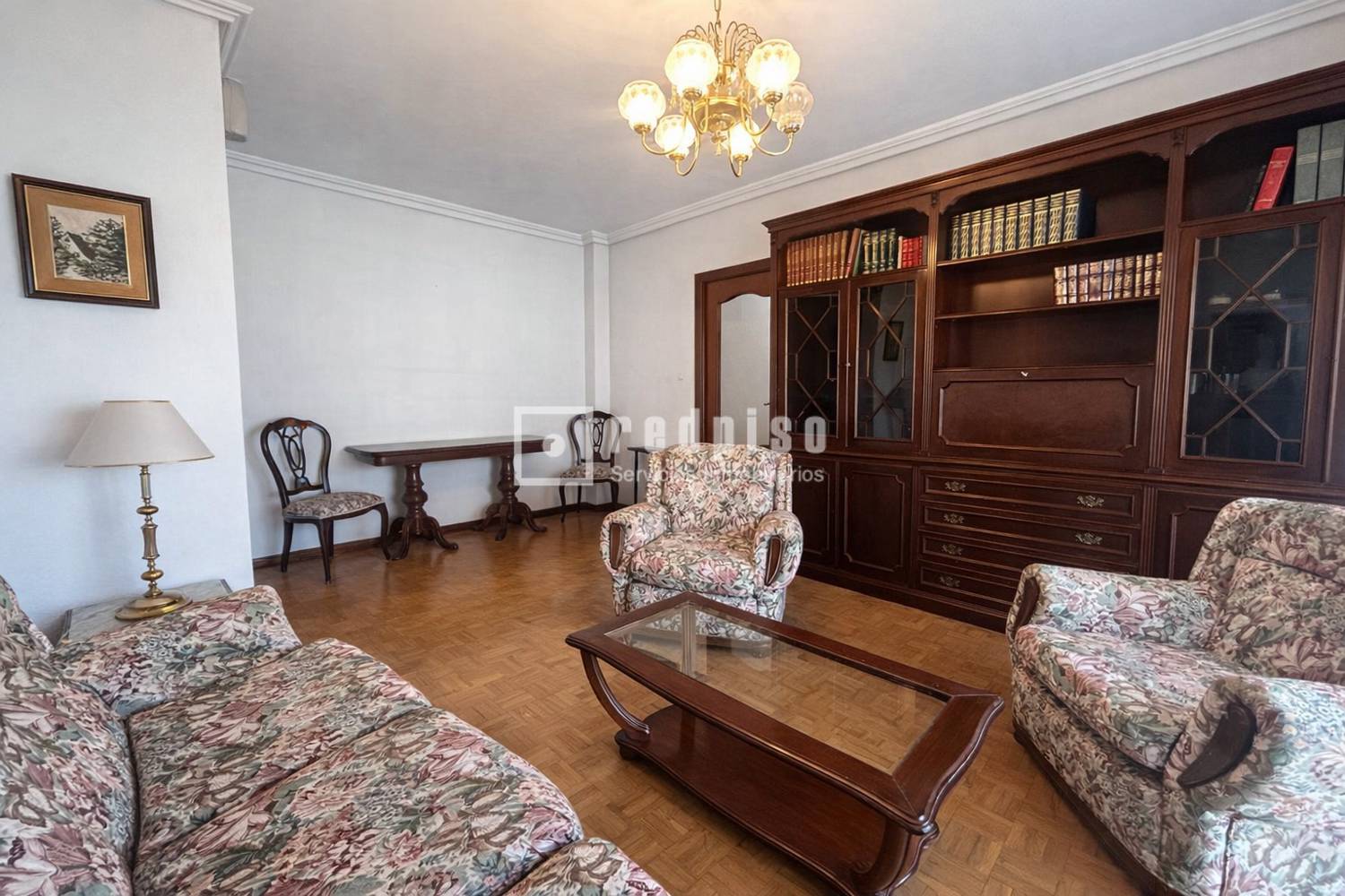 Piso en venta en  calle de Alba de Tormes, Madrid  1/1