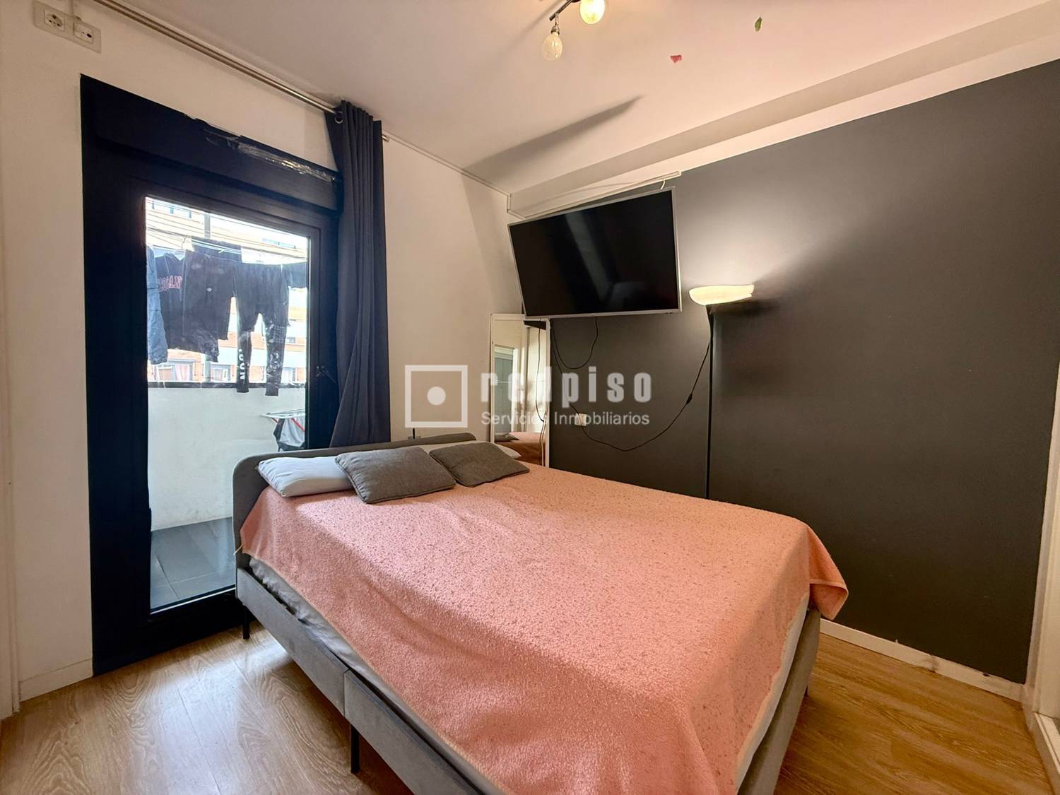 Piso en venta en calle De Martín Muñoz De Las Posadas, Vallecas, Madrid 16/31