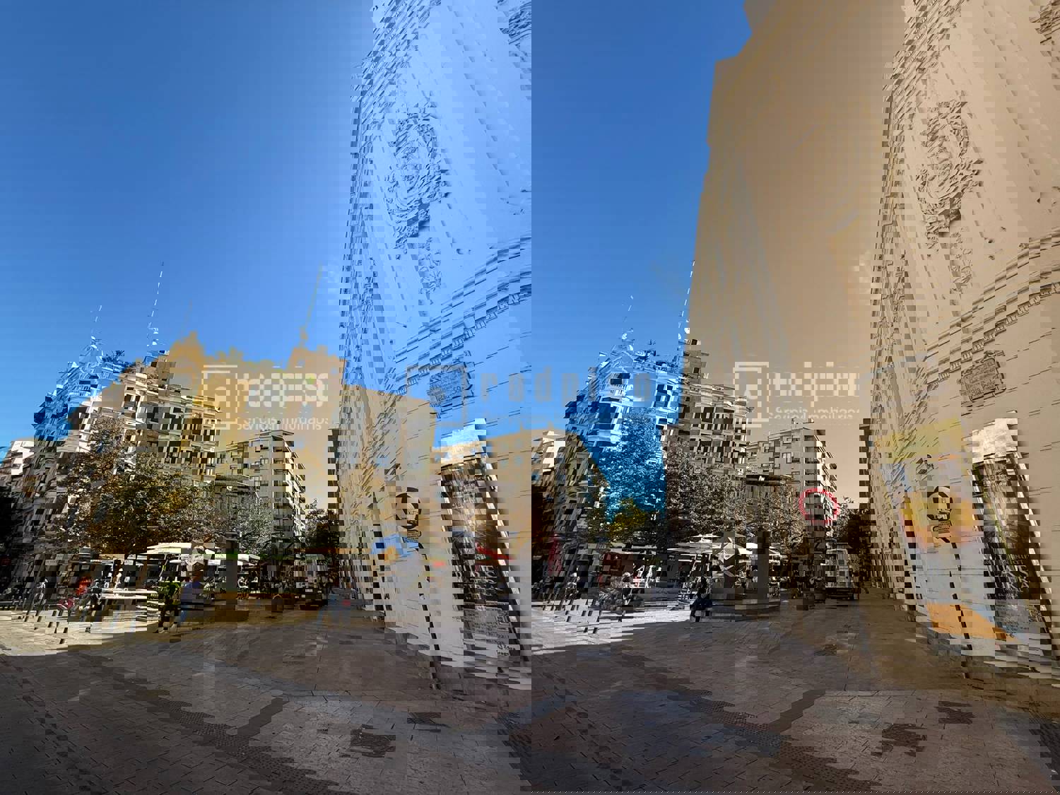 Piso en venta en  calle de Méndez Núñez, Zaragoza  1/1