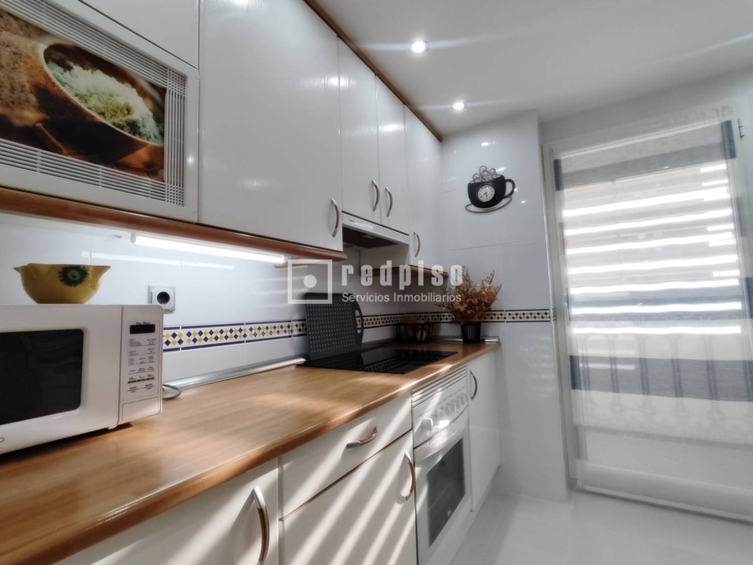 Piso en venta en Los Combos, Madrid 13/56