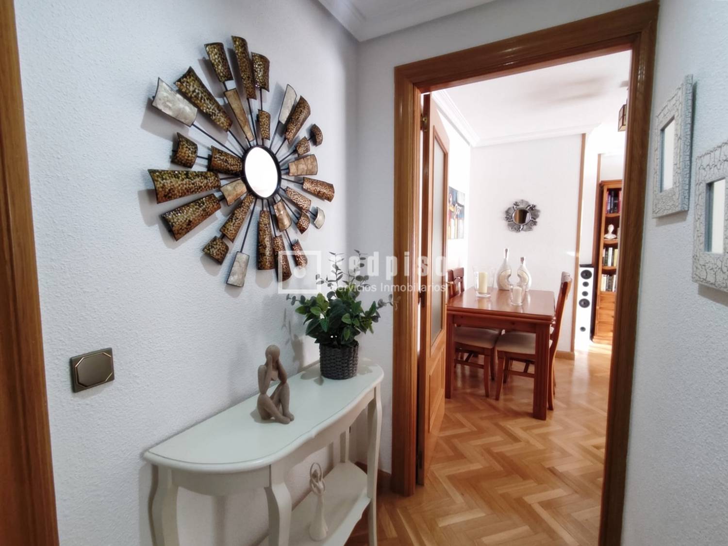 Piso en venta en Los Combos, Madrid 51/56