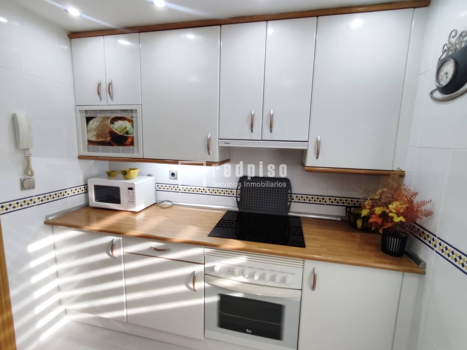 Piso en venta en Los Combos, Madrid 16/56